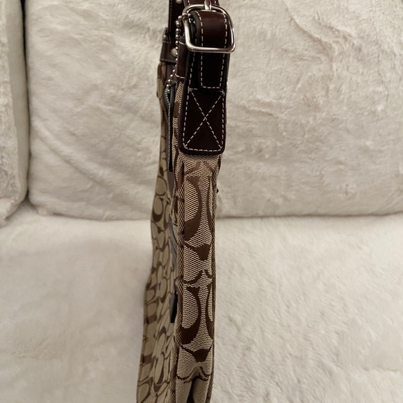 Coach Bag - Picture 4 of 11